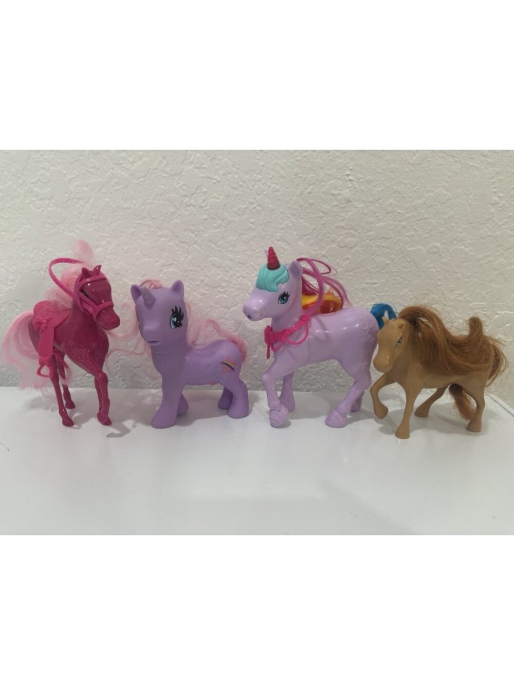 Lot Of 4 Toddler Little Girl Ponies And Unicorn Toys Dolls Barbie Gi-Go
